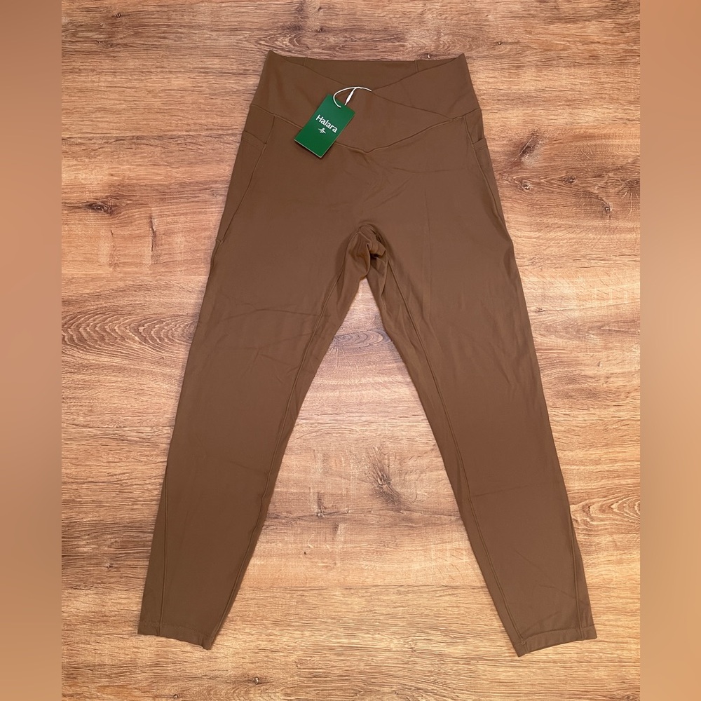 Halara Softlyzero Crossover Pockets Leggings Larg… - image 3